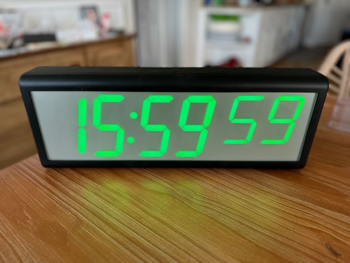 A power-over-ethernet NTP wall clock